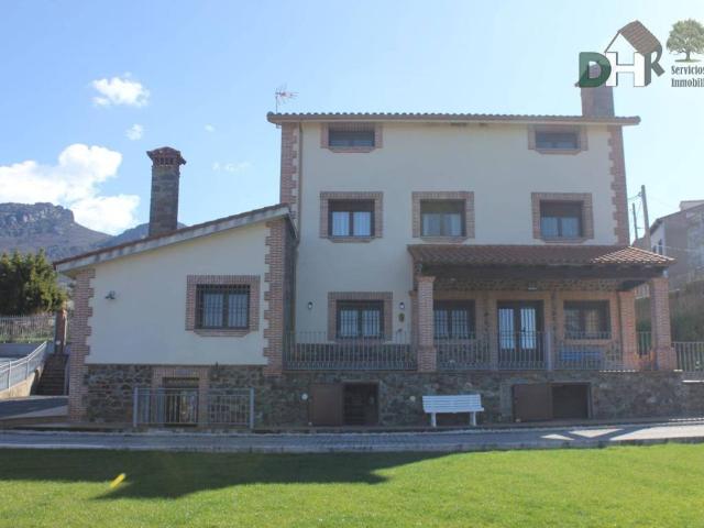 Casa en venta en Cañamero