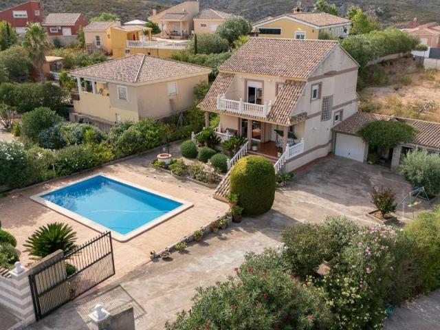 Casa en venta en Turís, Valencia