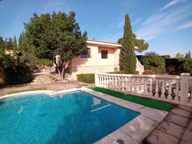 Casa en venta en Turís, Valencia