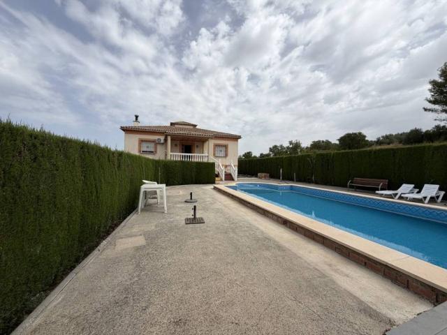 Casa en venta en Úbeda, Andalucía