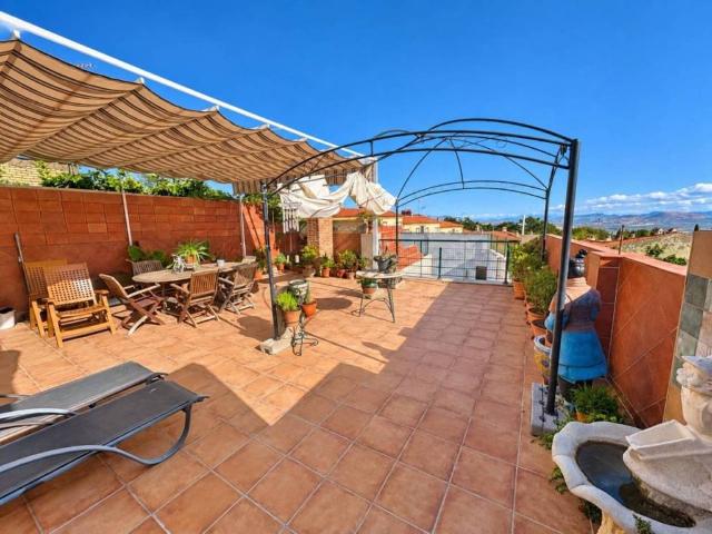 Casa en venta en Úbeda, Jaén