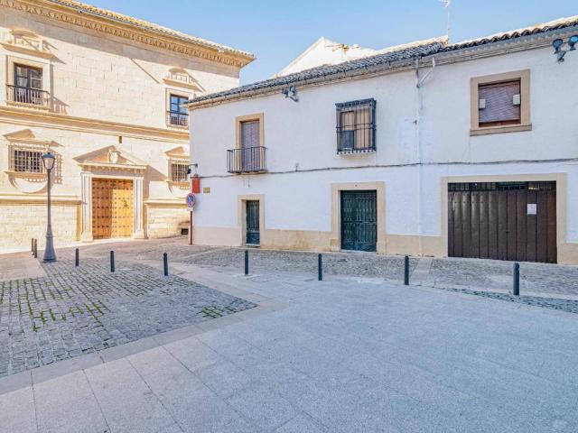Casa en venta en Centro Histórico, Úbeda