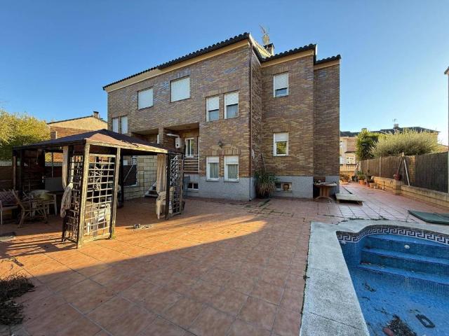 Casa en venta en Ugena, Toledo