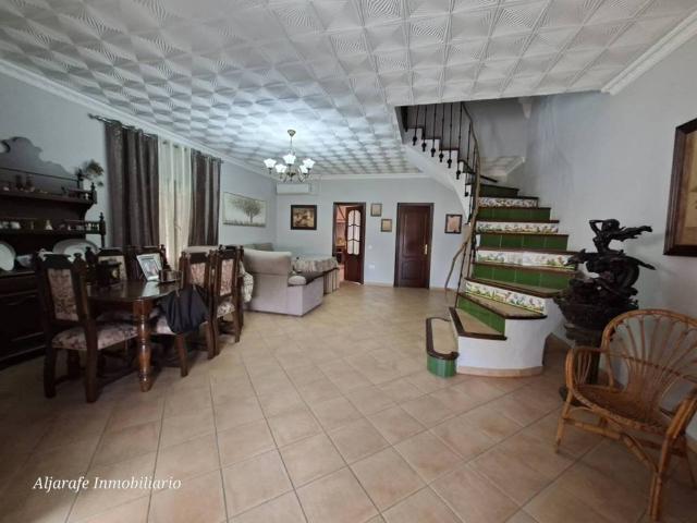 Casa en venta en Umbrete, Andalucía