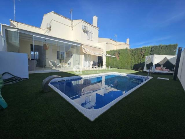 Casa en venta en Umbrete, Sevilla