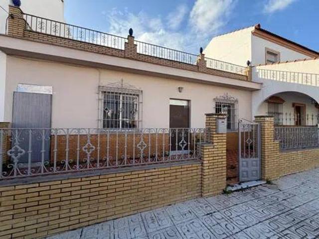 Casa en venta en Umbrete, Andalucía