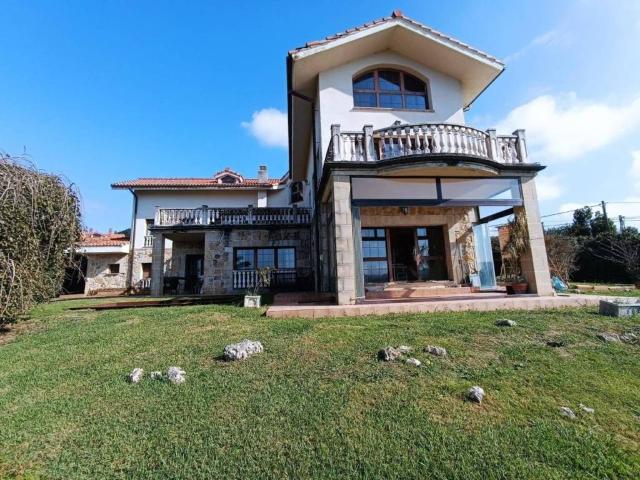 Casa en venta en Urduliz, Guipúzcoa