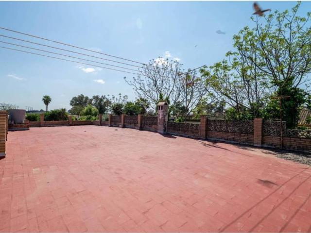 Casa en venta en Utrera, Andalucía