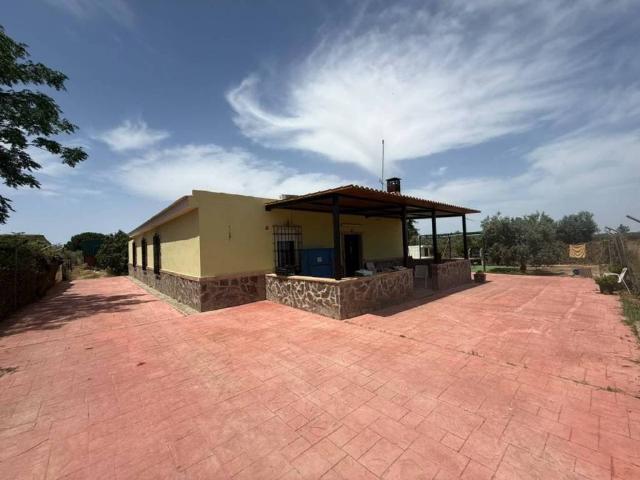 Casa en venta en Utrera, Andalucía