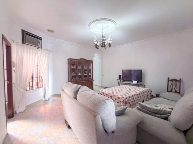 Casa en venta en Utrera, Andalucía