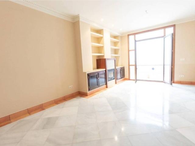 Casa en venta en Utrera, Andalucía