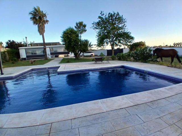 Casa en venta en Utrera, Andalucía