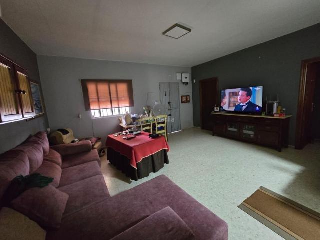 Casa en venta en Utrera, Andalucía