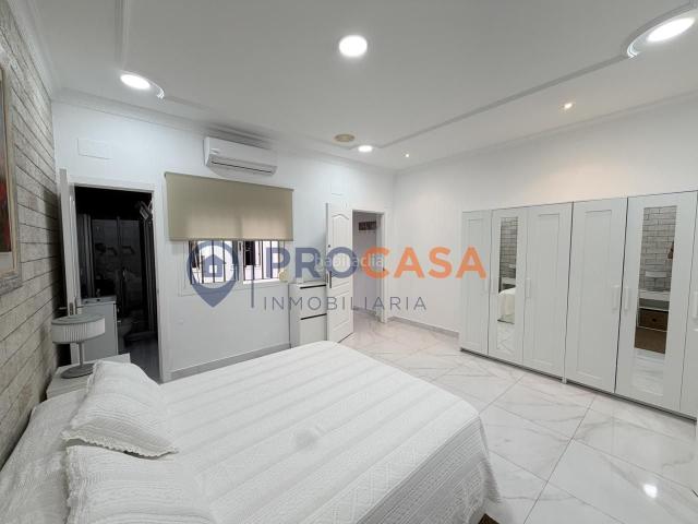 Casa en venta en Utrera, Andalucía
