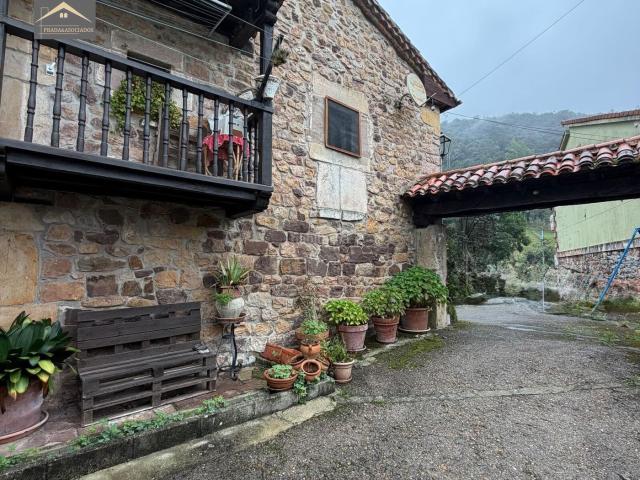 Casa en venta en Roiz, Valdáliga