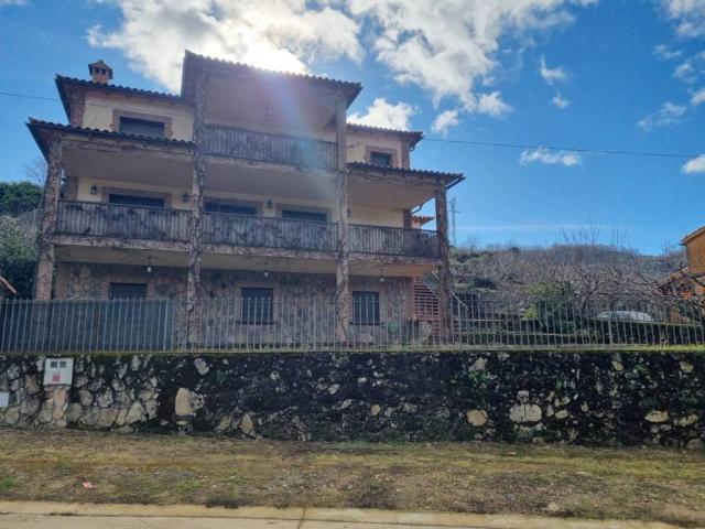 Casa en venta en Valdastillas, Extremadura