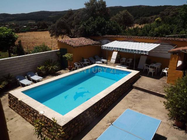 Casa en venta en Valdecaballeros