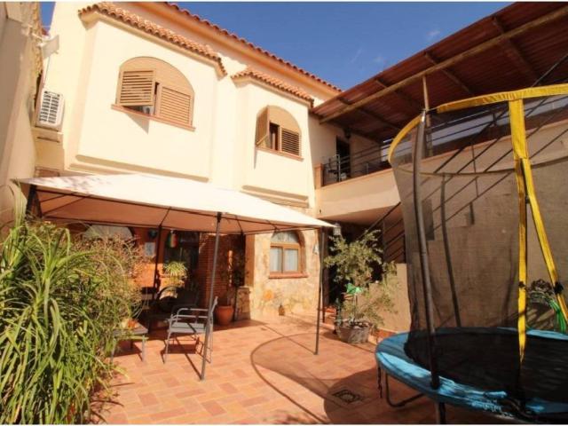 Casa en venta en Valdelacalzada