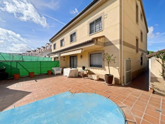 Casa en venta en Valdelaguna, Madrid