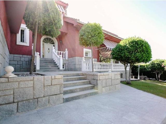 Casa en venta en Valdemorillo, Madrid