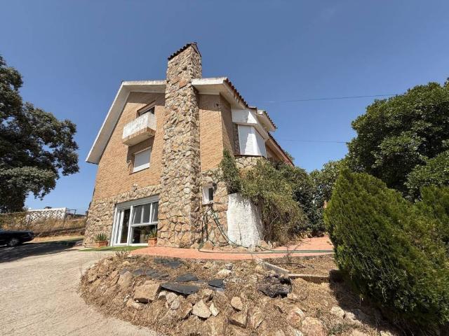 Casa en venta en Valdemorillo, Madrid