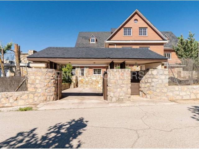 Casa en venta en Valdemorillo, Madrid