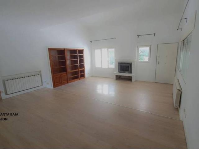 Casa en venta en Valdemorillo, Madrid