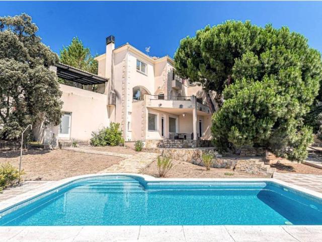 Casa en venta en Valdemorillo, Madrid