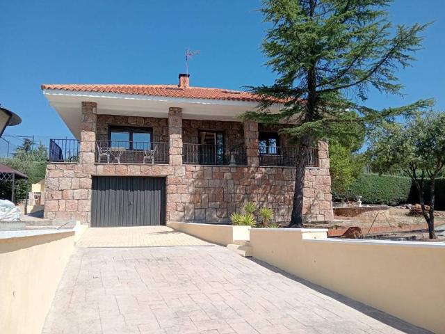 Casa en venta en Valdemorillo, Urbanización El Mirador del Romero