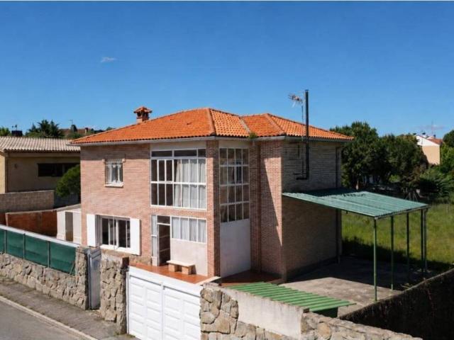 Casa en venta en Valdemorillo, Madrid