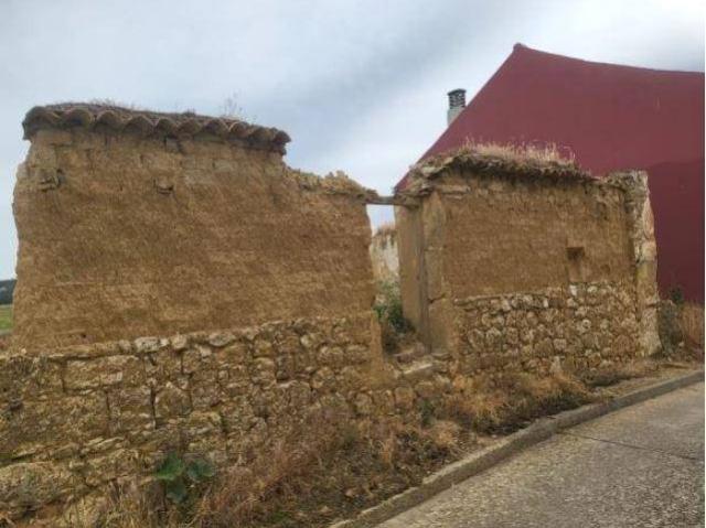 Casa en venta en Valdeolmillos, Castilla y León