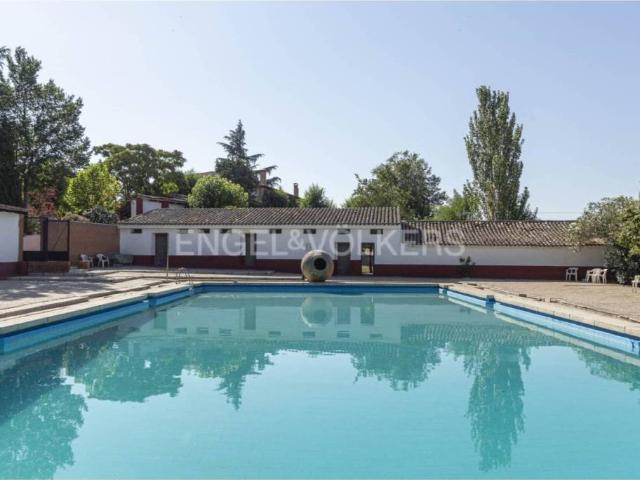 Casa en venta en Valdeolmos-alalpardo