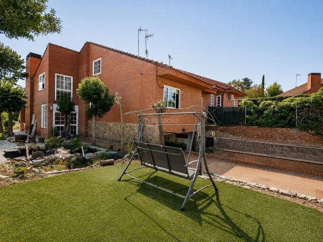 Casa en venta en Valdeolmos-alalpardo, Madrid