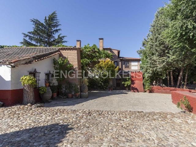 Casa en venta en Valdeolmos-alalpardo, Madrid