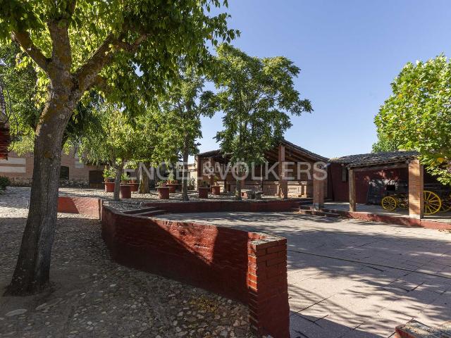 Casa en venta en Valdeolmos-alalpardo, Madrid