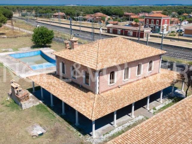 Casa en venta en Valdestillas, Castilla y León