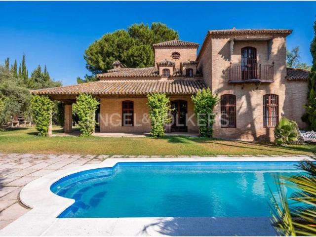 Casa en venta en Valencina De La Concepción, Andalucía