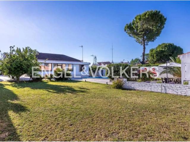 Casa en venta en Valencina De La Concepción, Andalucía