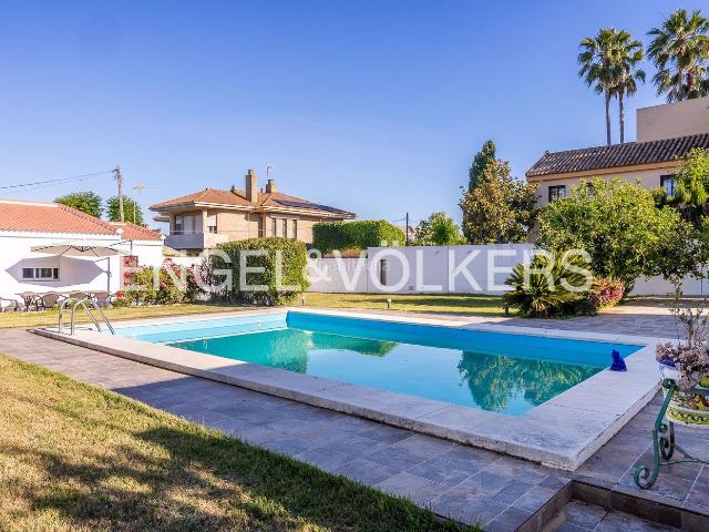 Casa en venta en Valencina De La Concepción, Andalucía