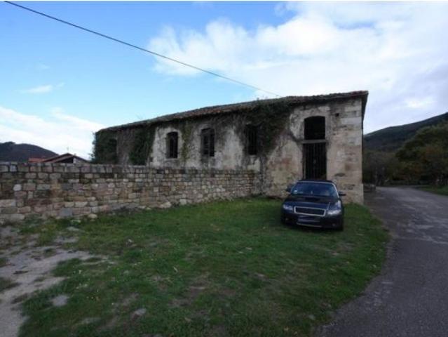 Casa en venta en Cabuérniga, Cantabria