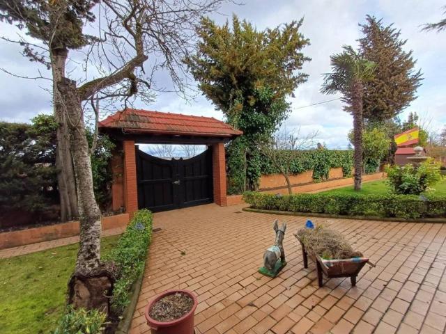 Casa en venta en Valverde De La Virgen, Castilla y León