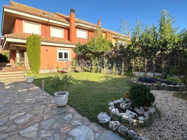Casa en venta en Valverde De La Virgen, Castilla y León