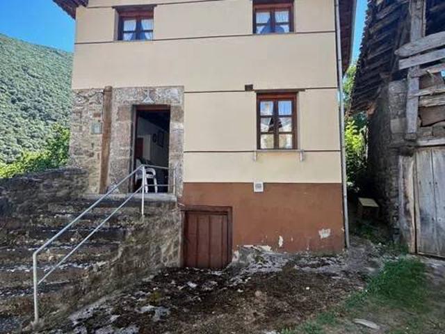 Casa en venta en Vega De Liébana, Cantabria