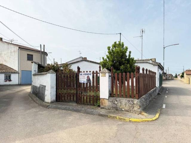 Casa en venta en Vega De Tirados, Castilla y León