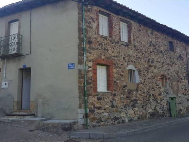 Casa en venta en Vegacervera