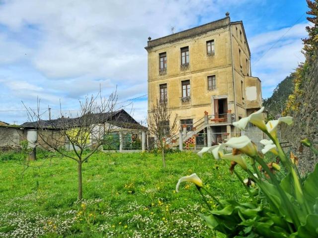 Casa en venta en Vegadeo