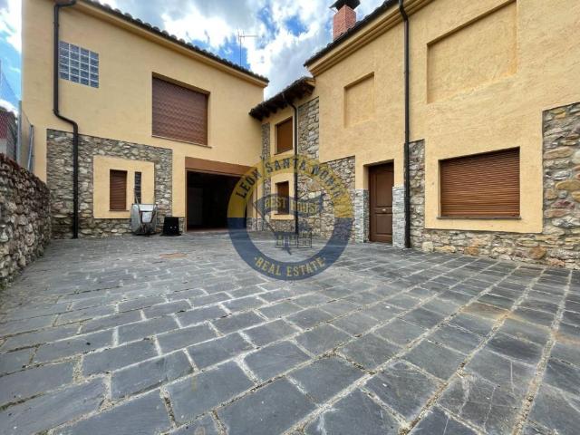 Casa en venta en Vegaquemada, León