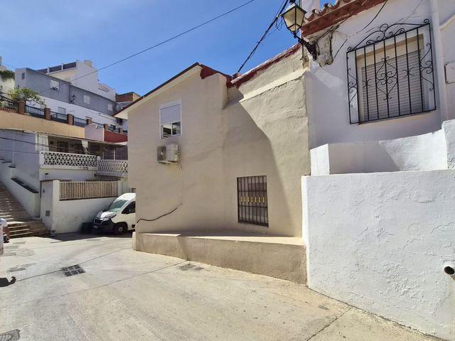 Casa en venta en Capuchinos, Vélez-Málaga