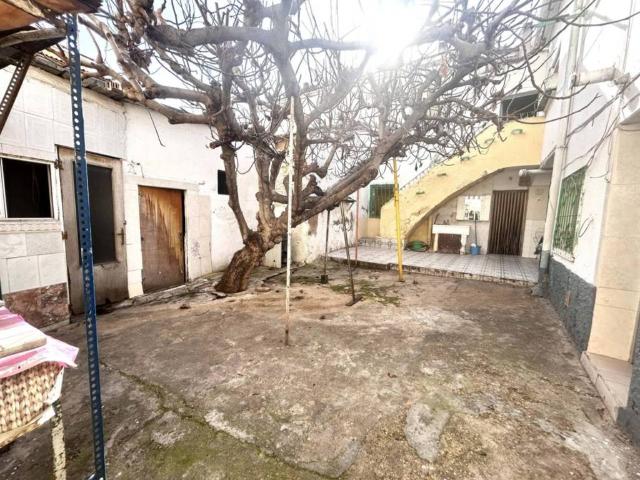 Casa en venta en Velilla De San Antonio