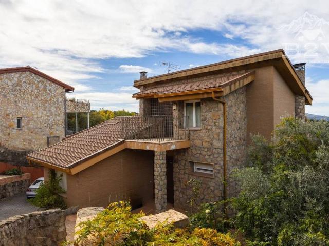 Casa en venta en Venturada, Urbanización Cotos de Monterrey